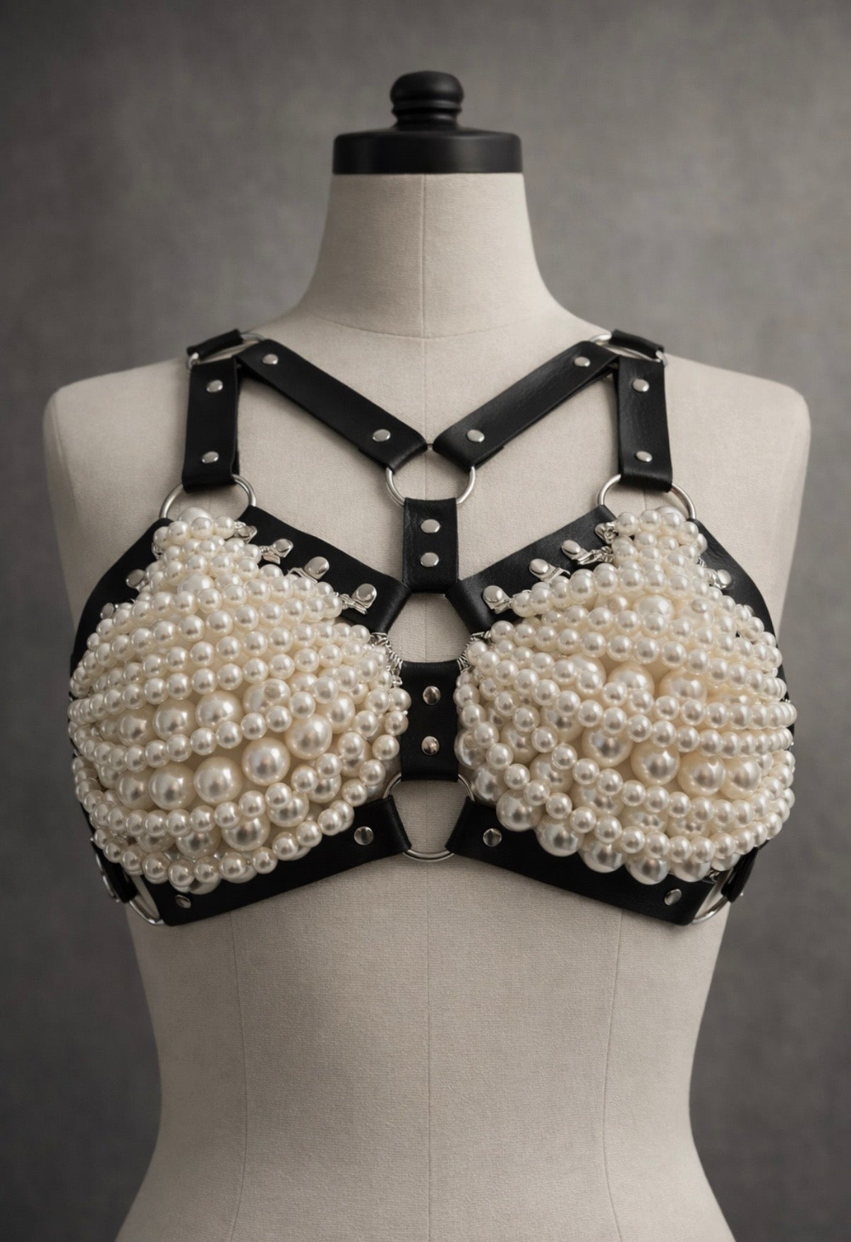 PEARLA HARNESS® | LEATHER